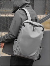 Load images into the gallery viewer,リュック 軽量 メンズ レディース 男女兼用 ビジネス リュックサック USB充電ポート付き 通勤リュック 撥水 加工 登山 バックパック 多機能 30L 大容量 盗難 防止 学生 通学 通勤 旅行 出張 仕事 海外 バック 防水 ノートパソコン パソコン 通勤 USB 充電 軽い 使いやすい