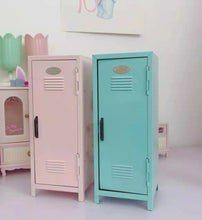 Load images into the gallery viewer,ミニロッカー 化粧品 小物 文房具 入れ 高さ約27.5cm Etude House Mini Locker 卓上ミニロッカー 収納 ロッカー ミニキャビネット 韓国雑貨 韓国 卓上ロッカー デスク収納 お洒落 アイドル ジャニーズ K-POP 雑貨 オタク ヲタク 可愛い オシャレ ギフト プレゼント ライトピンク