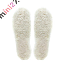 Load images into the gallery viewer,暖かい ふわふわ インソール ホワイト 白 選べるサイズ 22.5cm ~27.5cm 天然羊毛100% 中敷き もこもこ ウール 柔らかい ボアインソール 極厚 保温 防寒 吸水 防臭 ムレない 温かい 冷え性