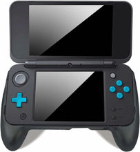 Charger l'image dans la galerie, NEW Nintendo 2DS LL スタンド グリップ型 スタンド ゲーミンググリップ 本機用 ハンドル new 2dsll