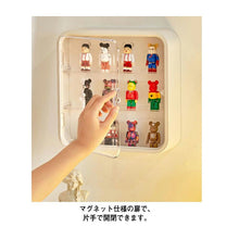 Load images into the gallery viewer,【新品アウトレット 本体及びアクリルに傷が有り】コレクションケース フィギュアケース 壁掛け 卓上 3段 綺麗な色合い 選べる2色 防塵 扉付き ショーケース
