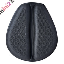 Charger l'image dans la galerie, バイク オートバイ シート クッション ゲルクッション 疲れない 長時間 運転 ツーリング 衝撃 吸収 長時間 腰痛 対策 体圧分散 メッシュ 蒸れない 素材 通気性 夏場でも 快適 涼しい 蒸れ 防止 滑り止め 安定性 取付 簡単 アウトドア ソロツーリング お出かけ 旅行 日帰り