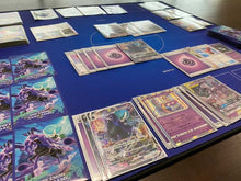 Charger l'image dans la galerie, Tapis de jeu en caoutchouc TCG Pokemon Card Battlefield pleine grandeur