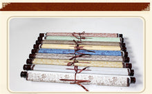 Load images into the gallery viewer,掛け軸 掛軸 6色セット 巻物 壁掛け 収納 楽々 コンパクト 持ち運び 便利 オシャレ お洒落 おしゃれ 和柄 和風 インテリア 和室